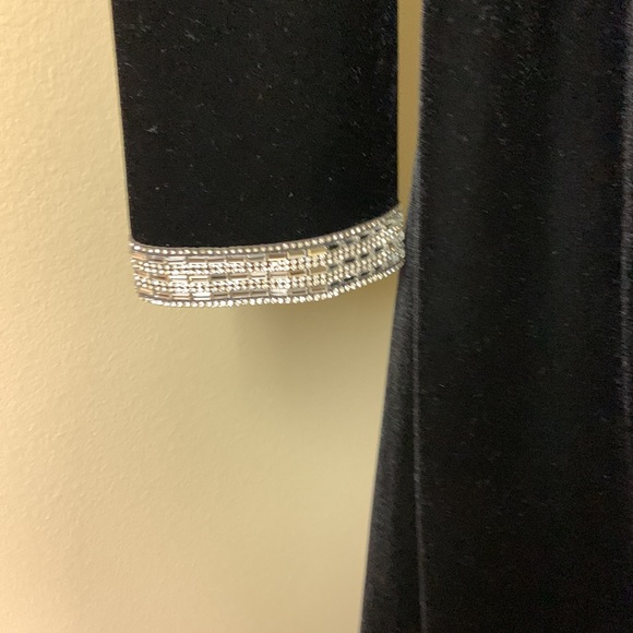 Ellen Tracy black velvet stretchy with sparkly accents - Picture 5 of 10